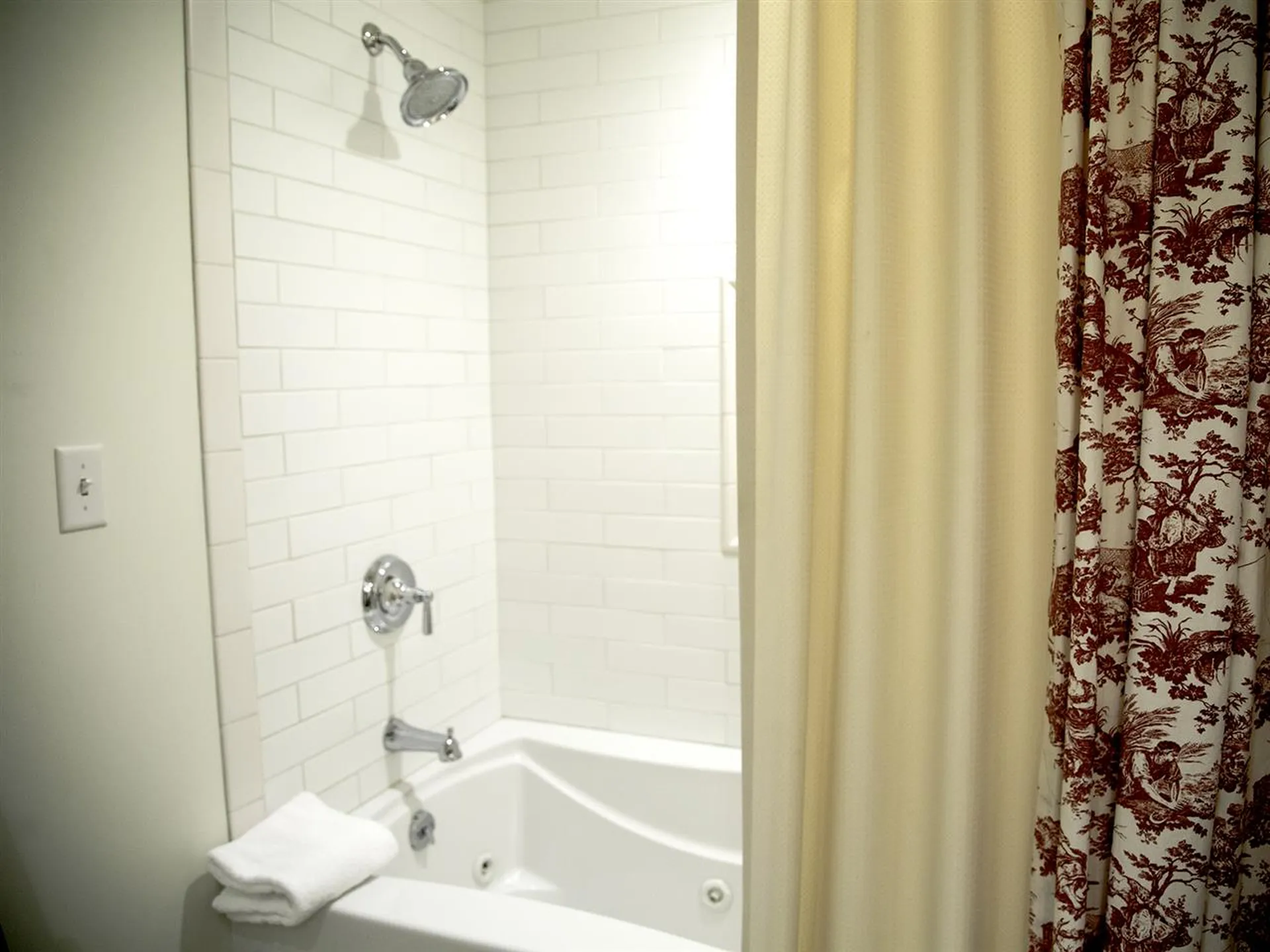 102 Forest Drive Warren VT 05674