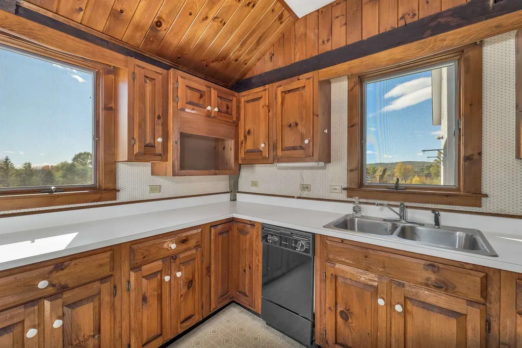 208 Sanborn Street Franklin NH 03235