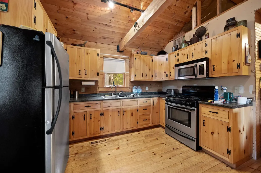 301 Perkins Hill Road Alexandria NH 03222