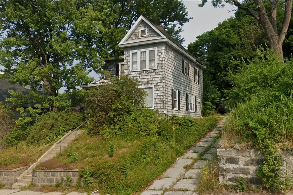 285 School Street Berlin NH 03570