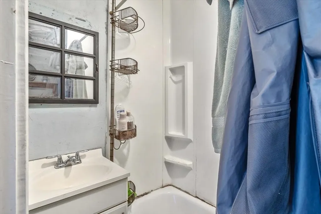 42 Vantine Avenue Alburgh VT 05440