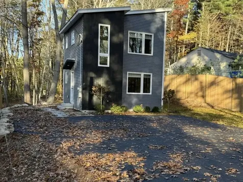 17 Page Street Kittery ME 00904