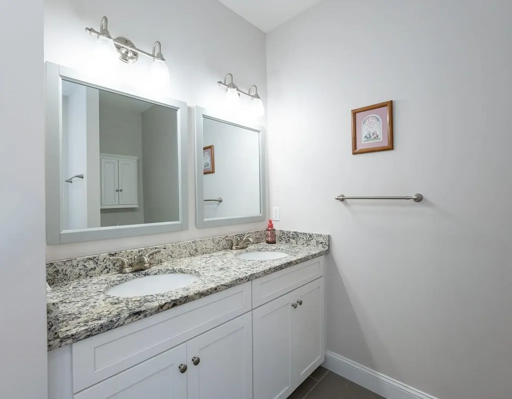 58 Granite Lane Chester NH 03036