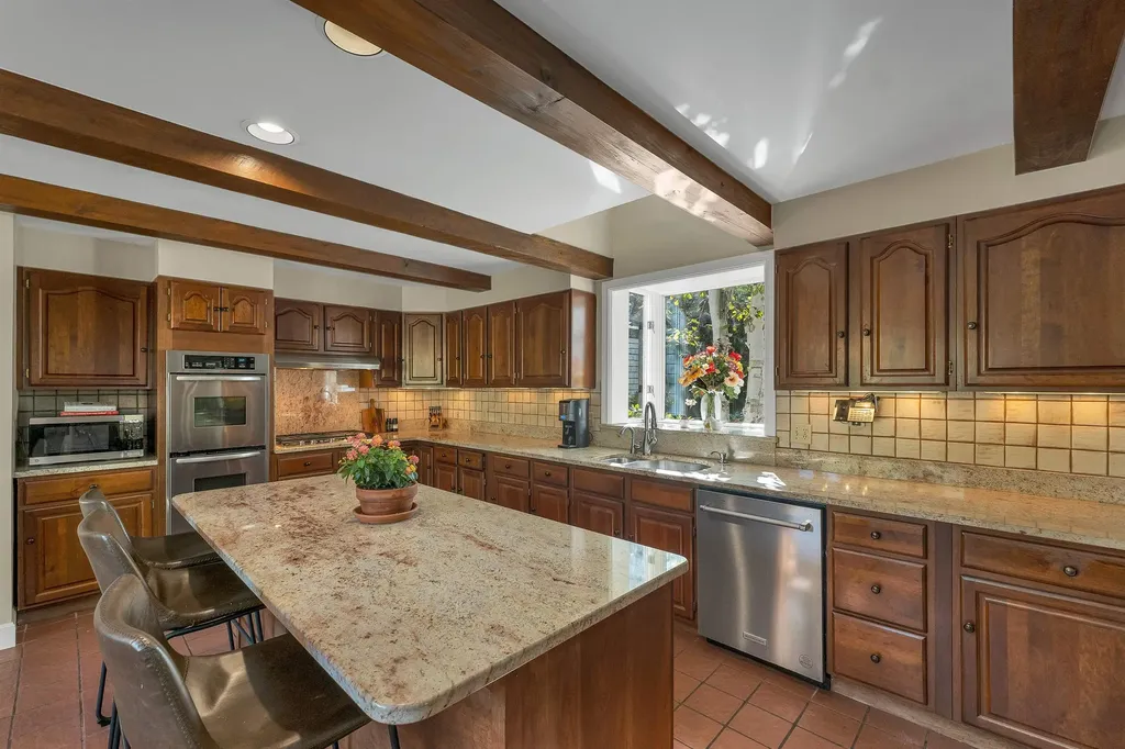 427 North Main Street Wolfeboro NH 03894-0427