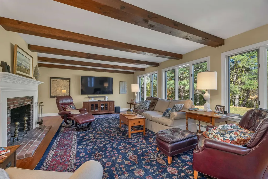 427 North Main Street Wolfeboro NH 03894-0427