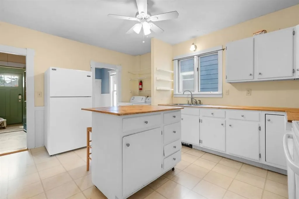 106 Bismark Street Manchester NH 03102