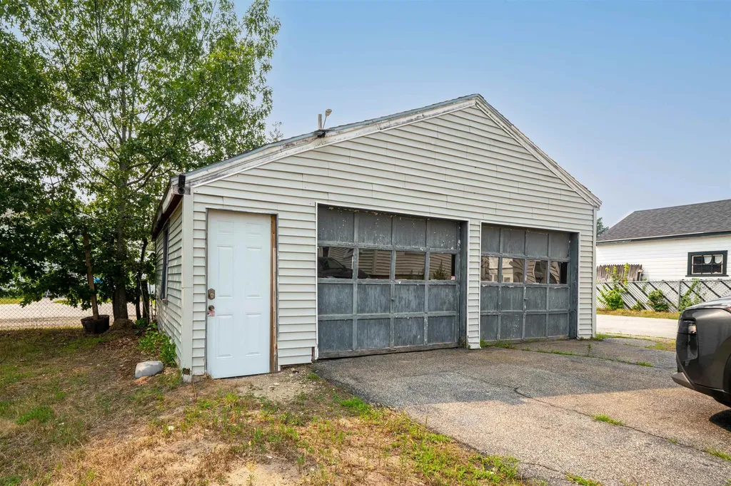 106 Bismark Street Manchester NH 03102