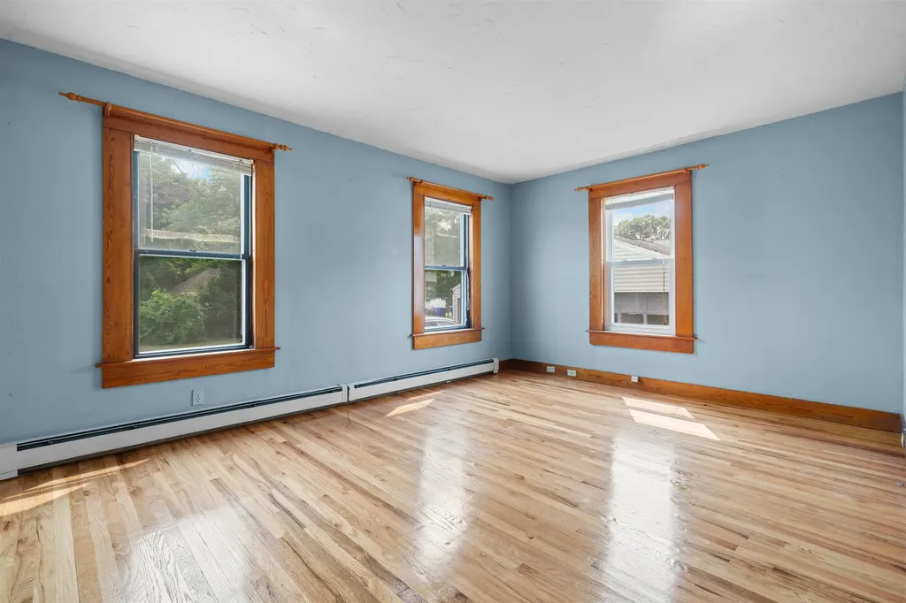 106 Bismark Street Manchester NH 03102