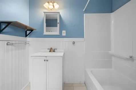 106 Bismark Street Manchester NH 03102