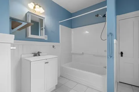 106 Bismark Street Manchester NH 03102