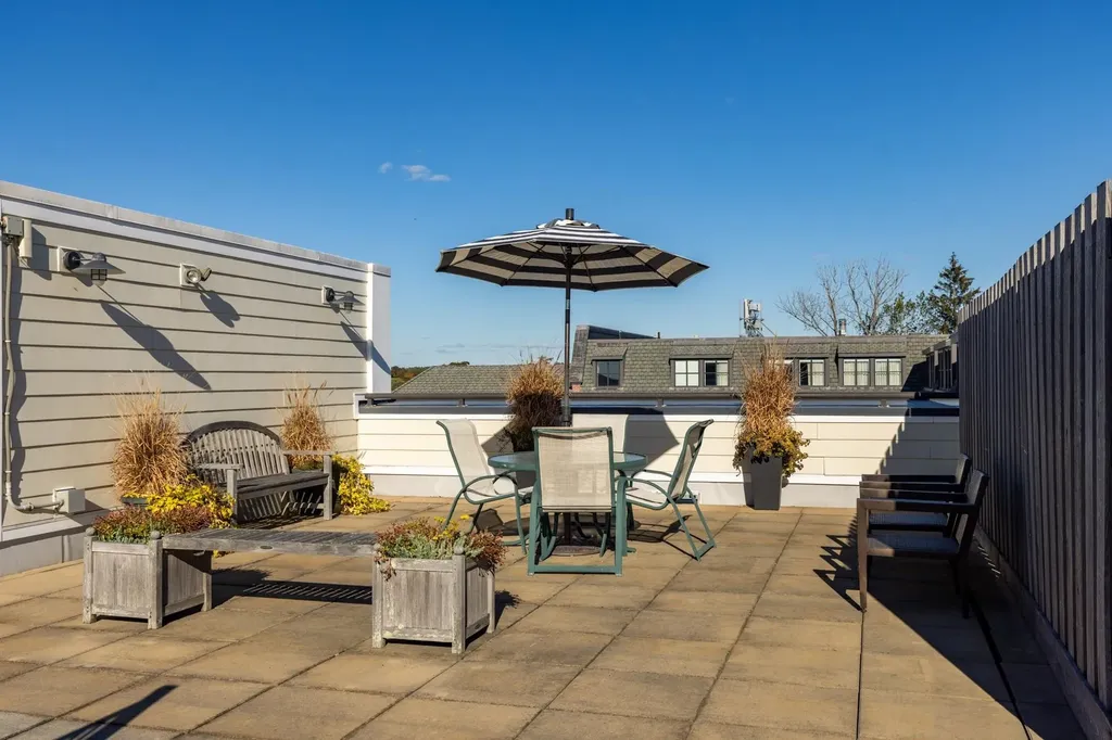 77 Hanover Street Portsmouth NH 03801