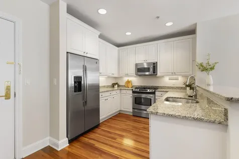 77 Hanover Street Portsmouth NH 03801