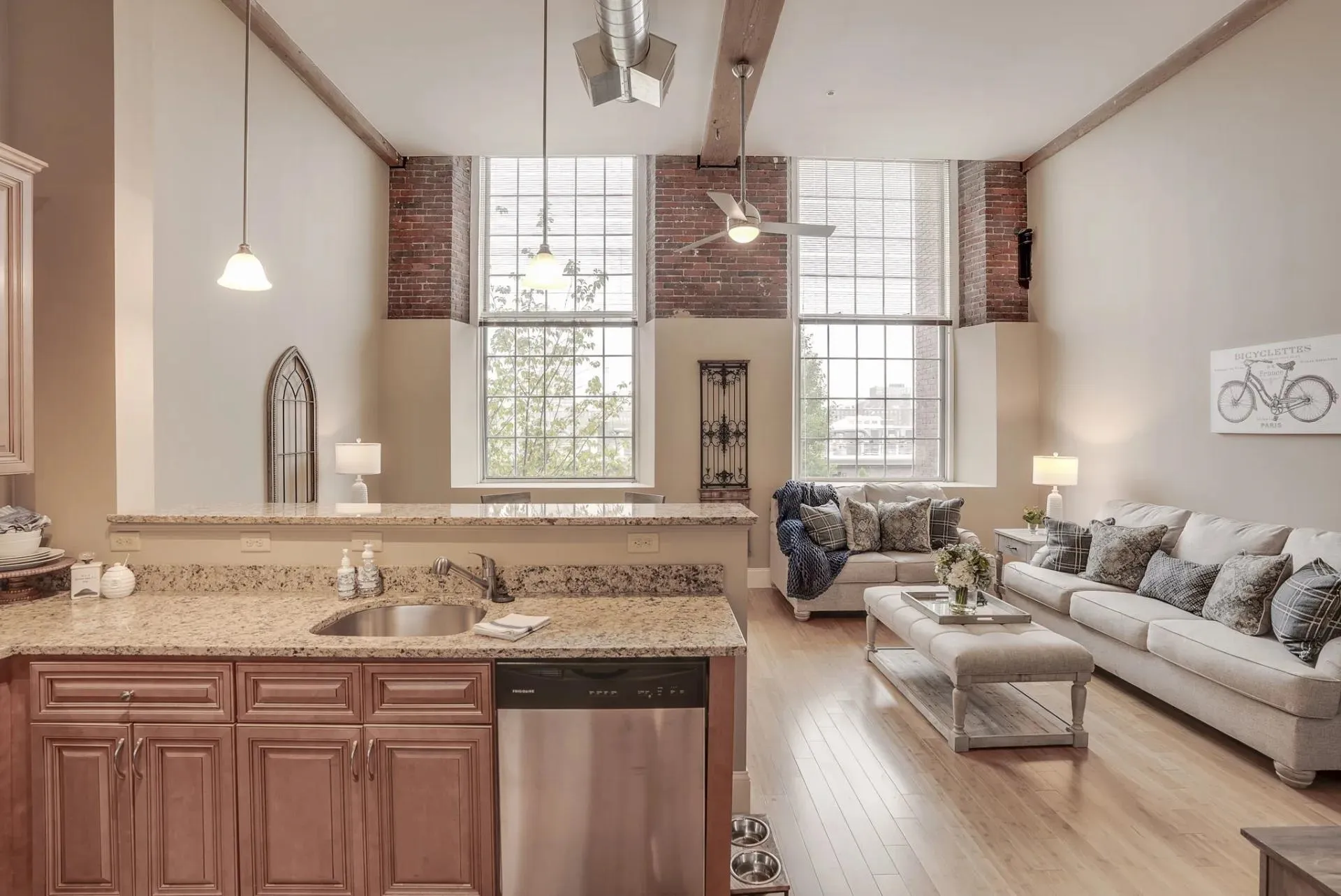 195 Mcgregor Street Manchester NH 03102