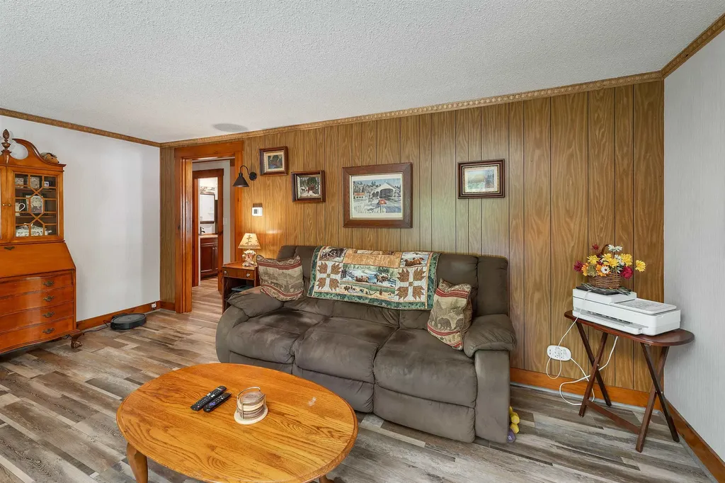 23 Oakes Street Woodstock NH 03262