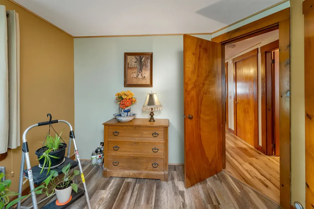 23 Oakes Street Woodstock NH 03262