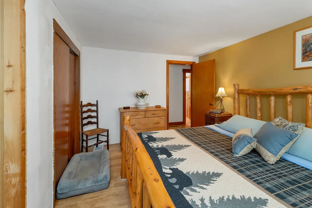 23 Oakes Street Woodstock NH 03262