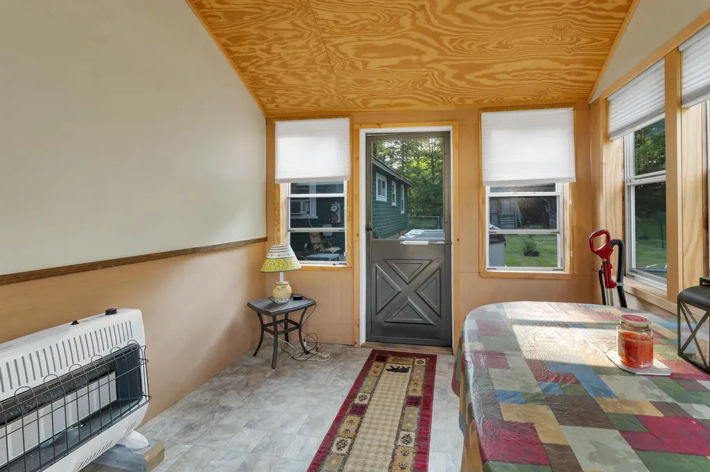 23 Oakes Street Woodstock NH 03262