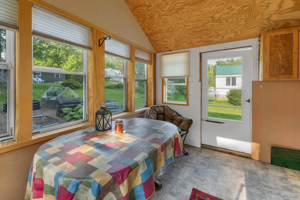 23 Oakes Street Woodstock NH 03262