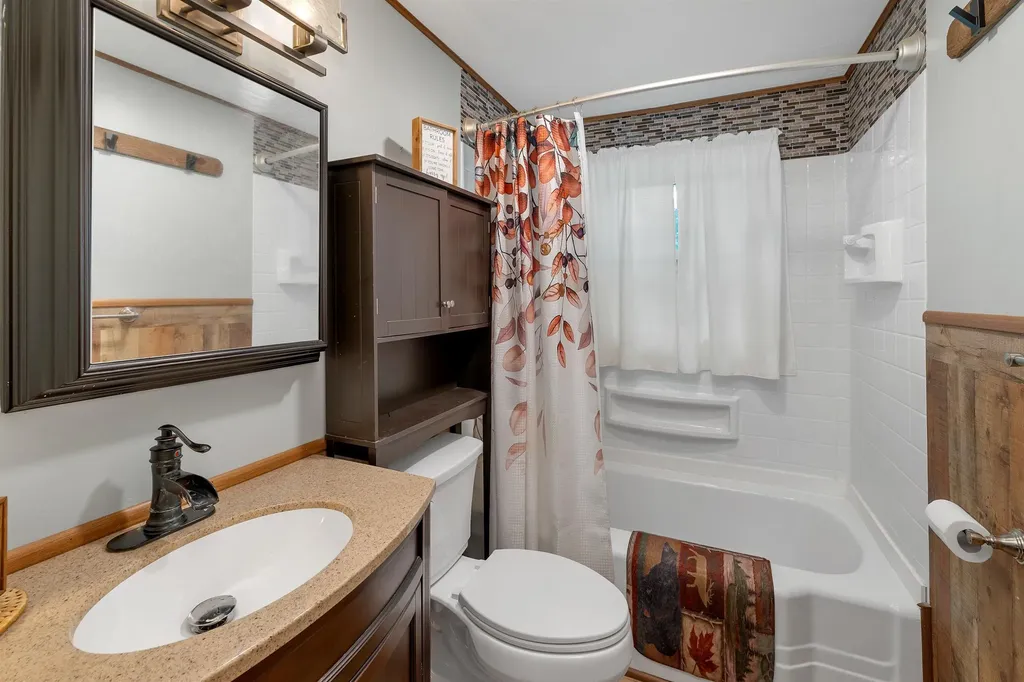 23 Oakes Street Woodstock NH 03262