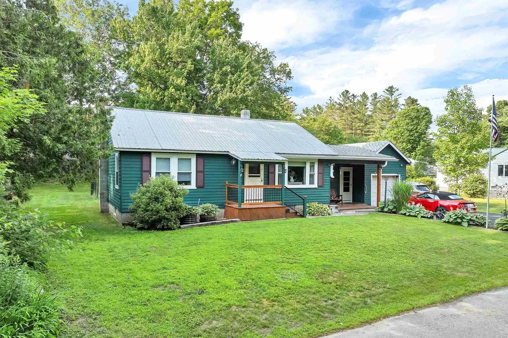 23 Oakes Street Woodstock NH 03262