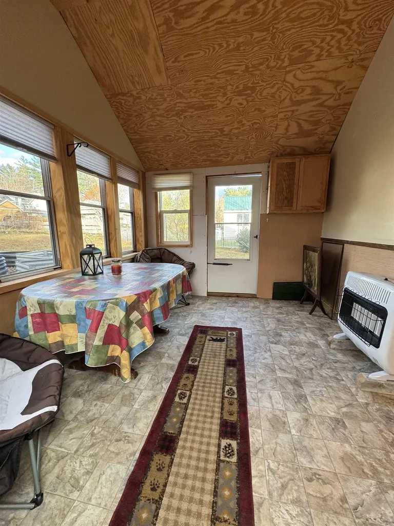 23 Oakes Street Woodstock NH 03262