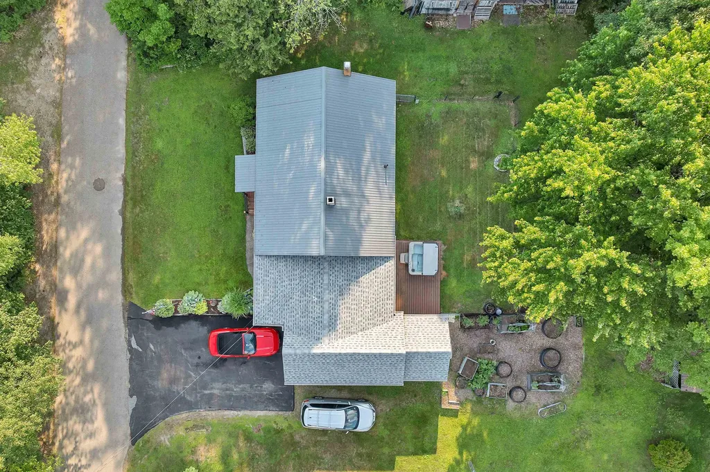 23 Oakes Street Woodstock NH 03262