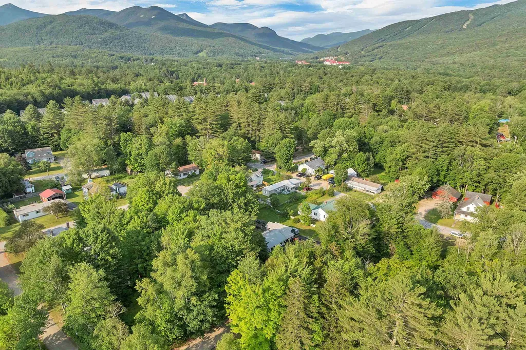 23 Oakes Street Woodstock NH 03262