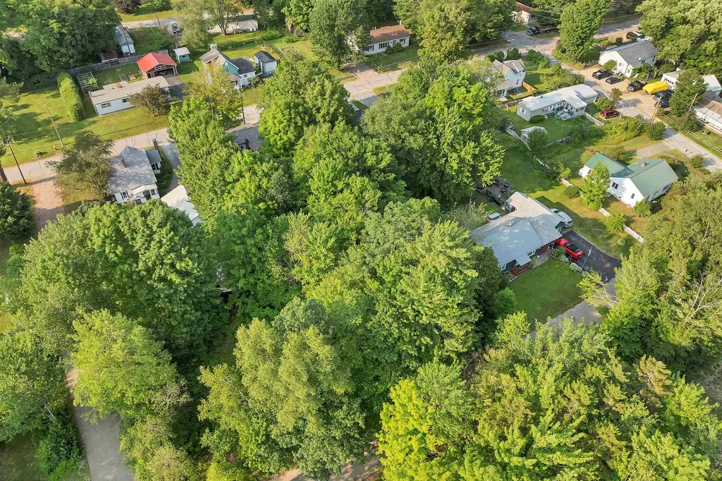 23 Oakes Street Woodstock NH 03262