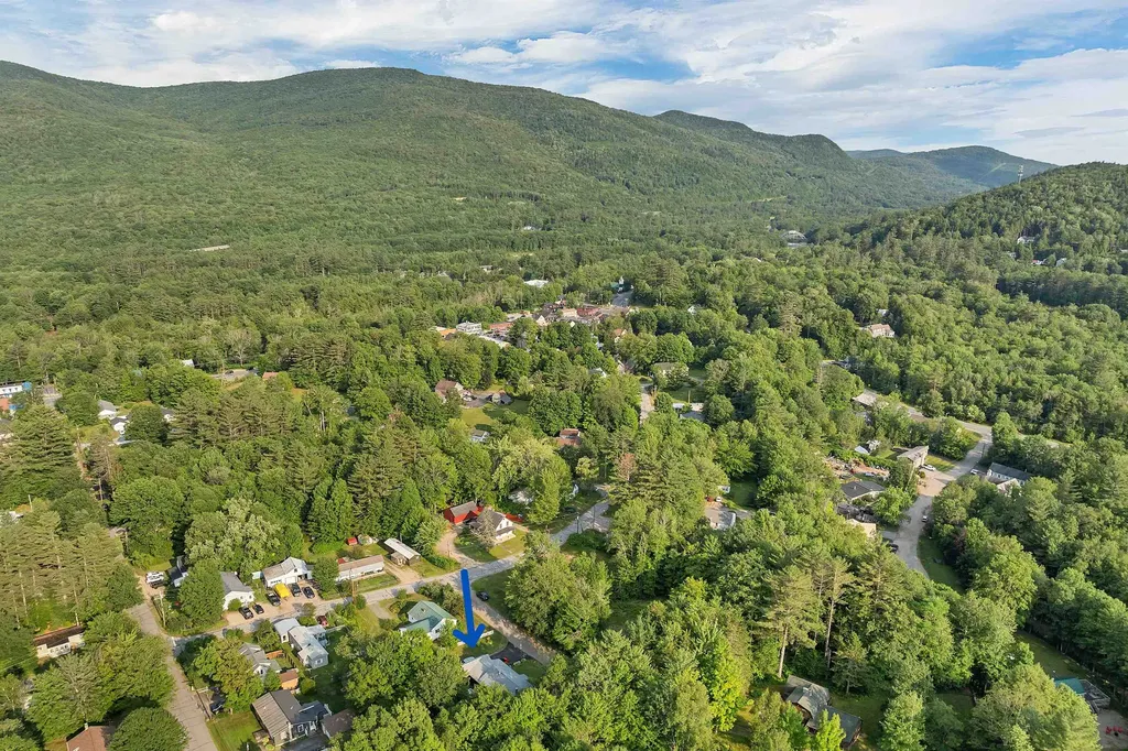 23 Oakes Street Woodstock NH 03262