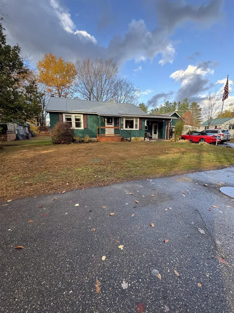 23 Oakes Street Woodstock NH 03262