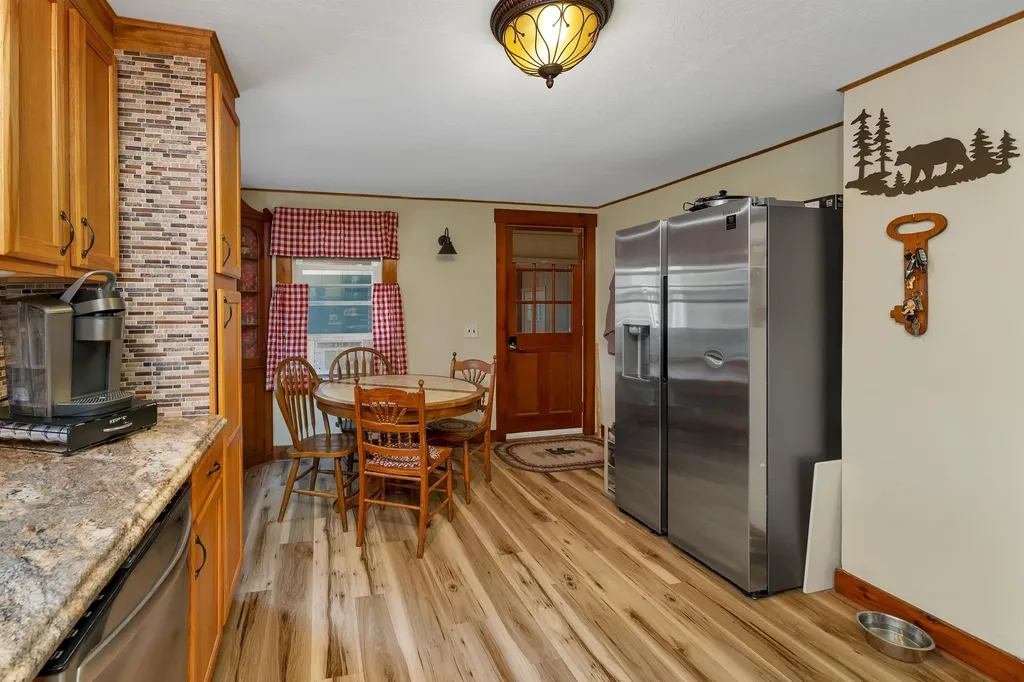 23 Oakes Street Woodstock NH 03262