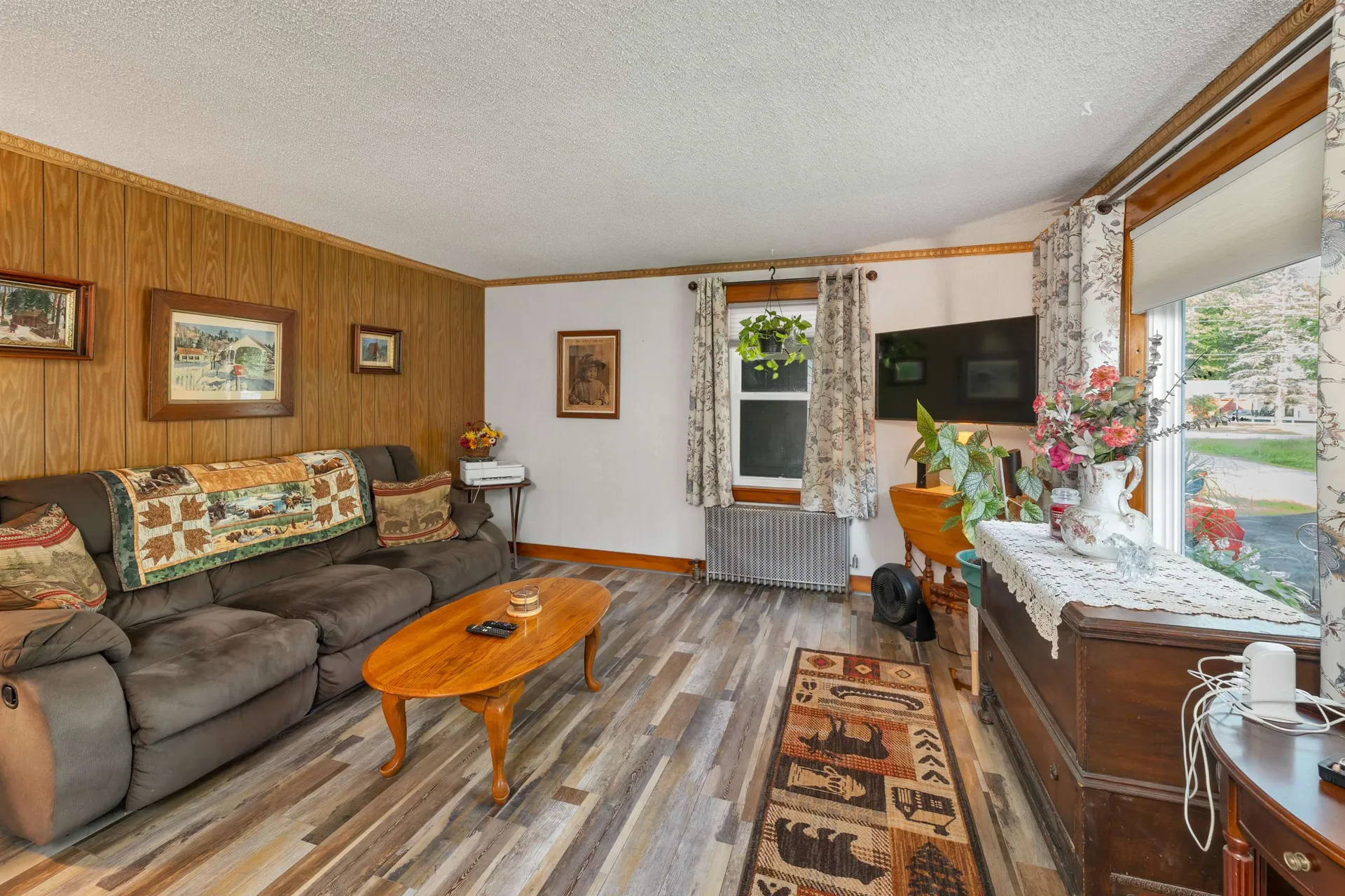 23 Oakes Street Woodstock NH 03262