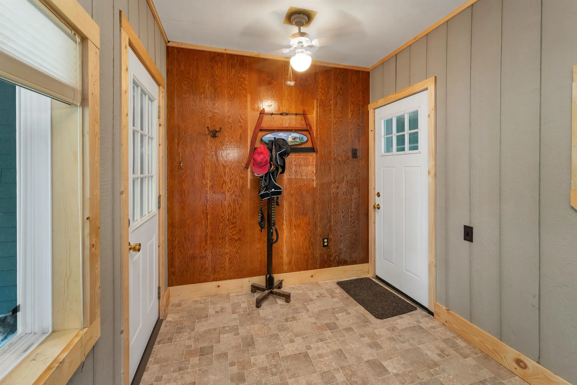 23 Oakes Street Woodstock NH 03262