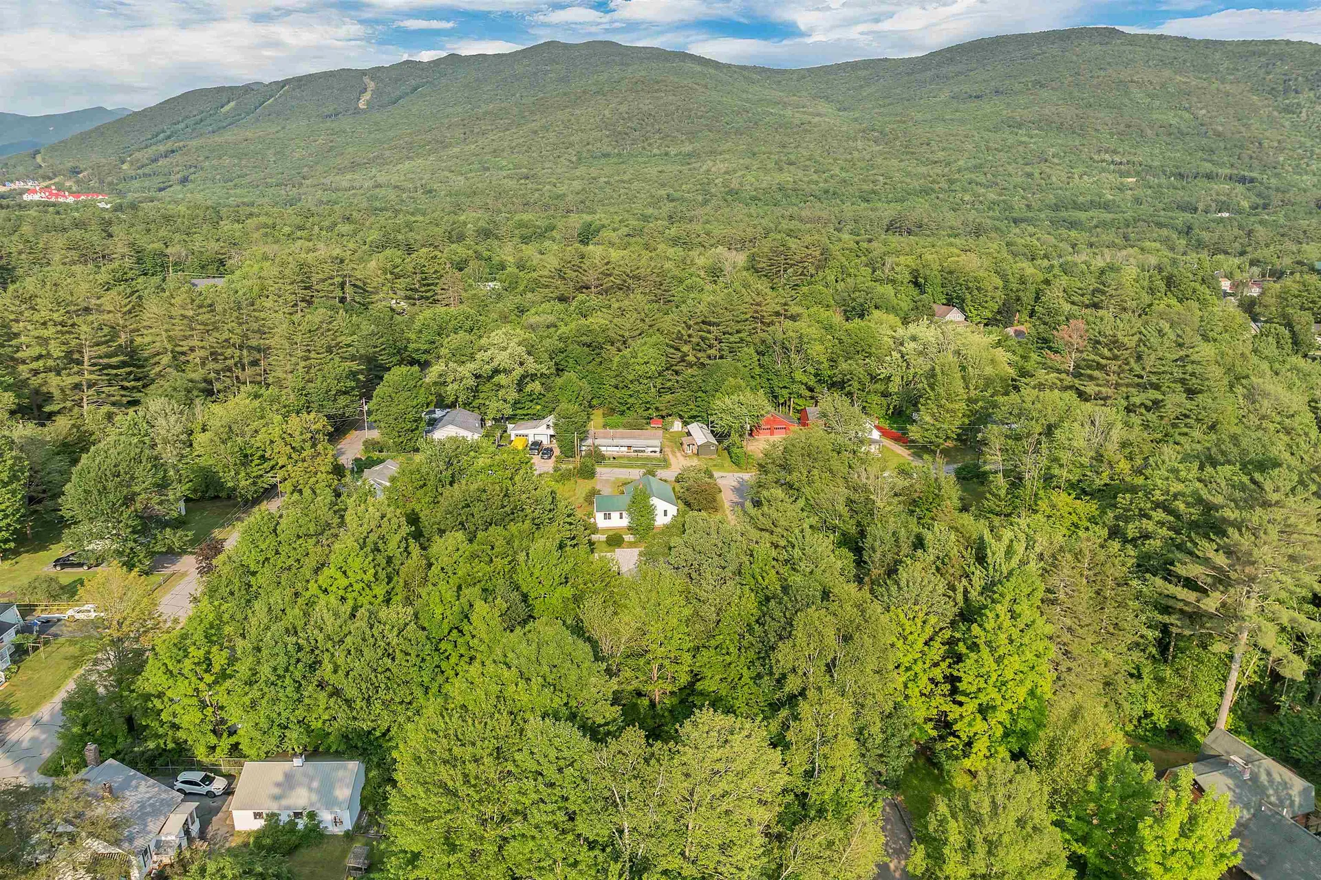 23 Oakes Street Woodstock NH 03262