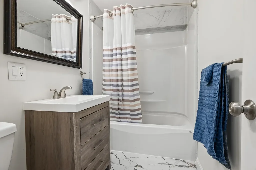 11 Marsten Lane Enfield NH 03748