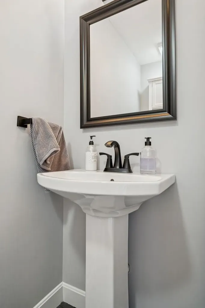 16 Cherry Hill Road Claremont NH 03743