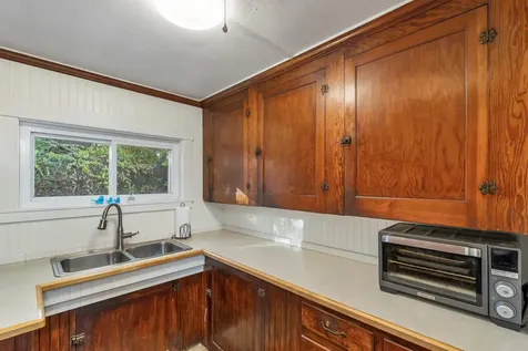 17 Rowell Street Laconia NH 03246