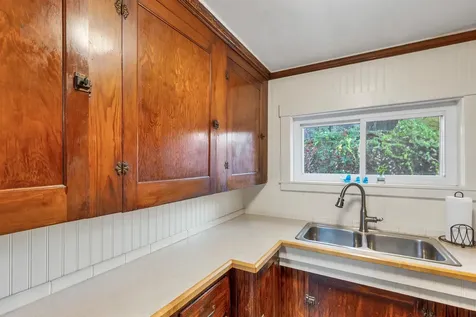 17 Rowell Street Laconia NH 03246