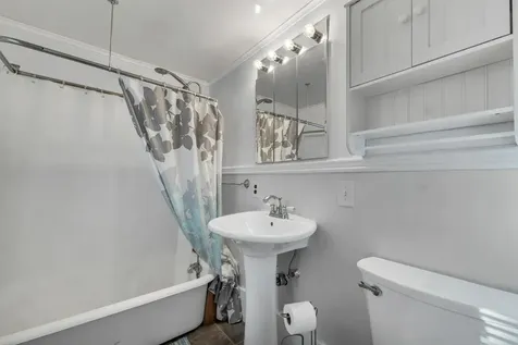 17 Rowell Street Laconia NH 03246