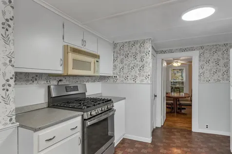 17 Rowell Street Laconia NH 03246