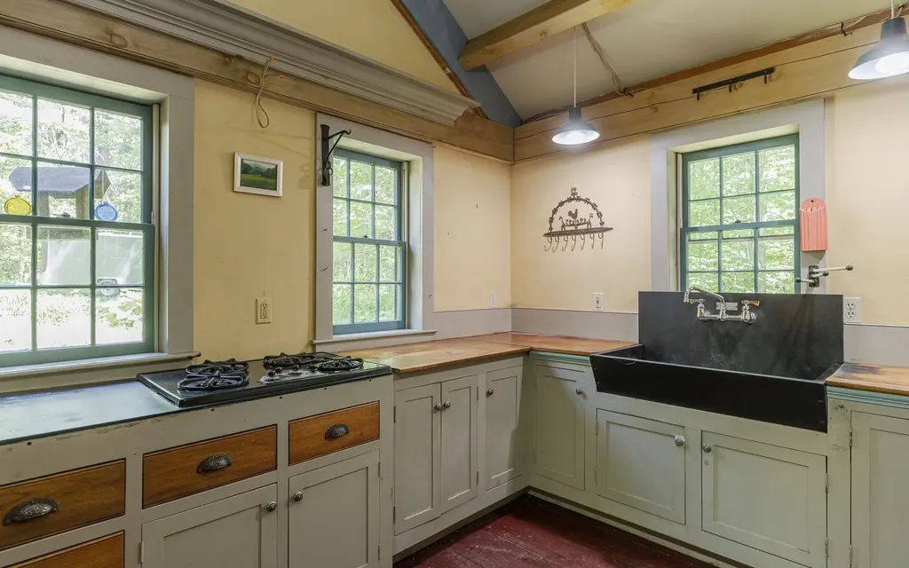94 Cold Pond Road Acworth NH 03601