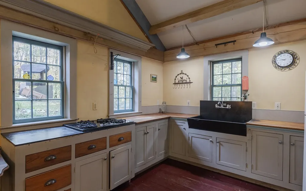 94 Cold Pond Road Acworth NH 03601