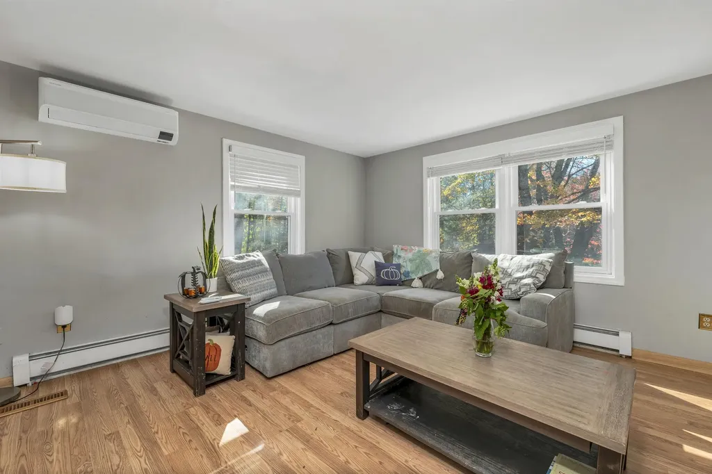 179 Stage Road Nottingham NH 03290