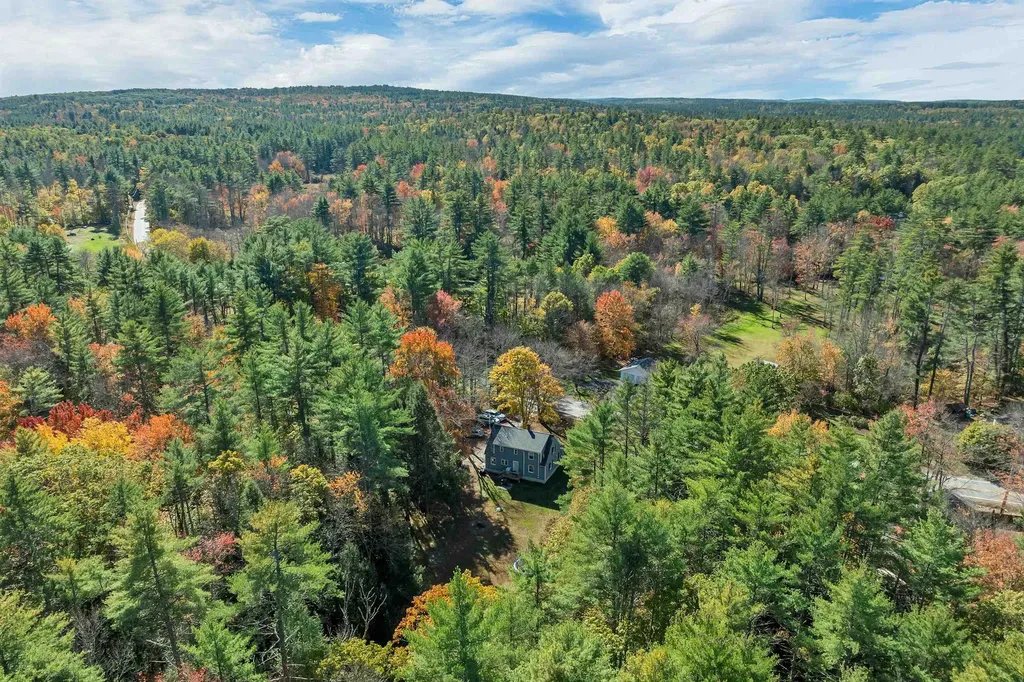 179 Stage Road Nottingham NH 03290