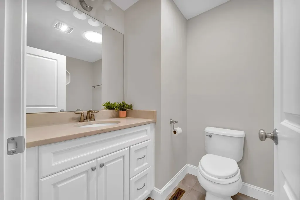 5 Sunset Lane Brentwood NH 03833