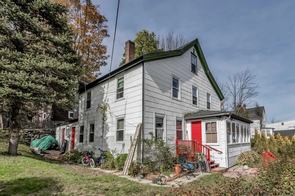 25 Main Street Greenville NH 03048