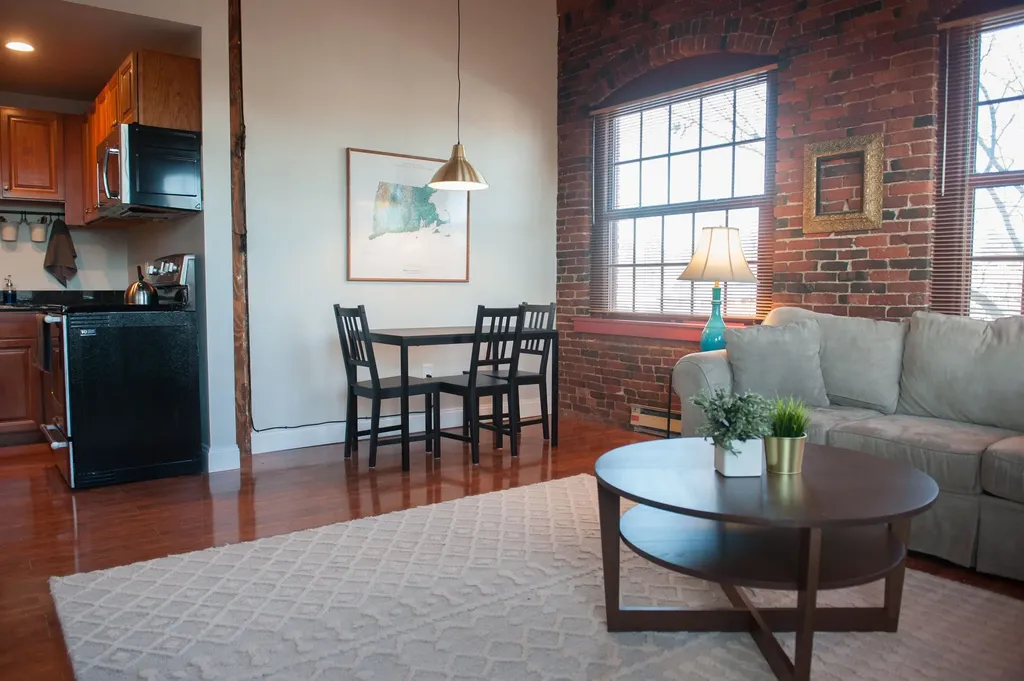 335 Cypress Street Manchester NH 03109