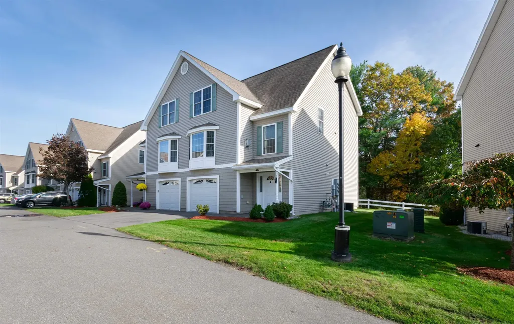 11 Canterberry Court Hudson NH 03051