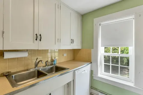 79 South Main Street Wolfeboro NH 03894