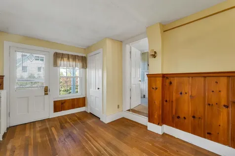 79 South Main Street Wolfeboro NH 03894